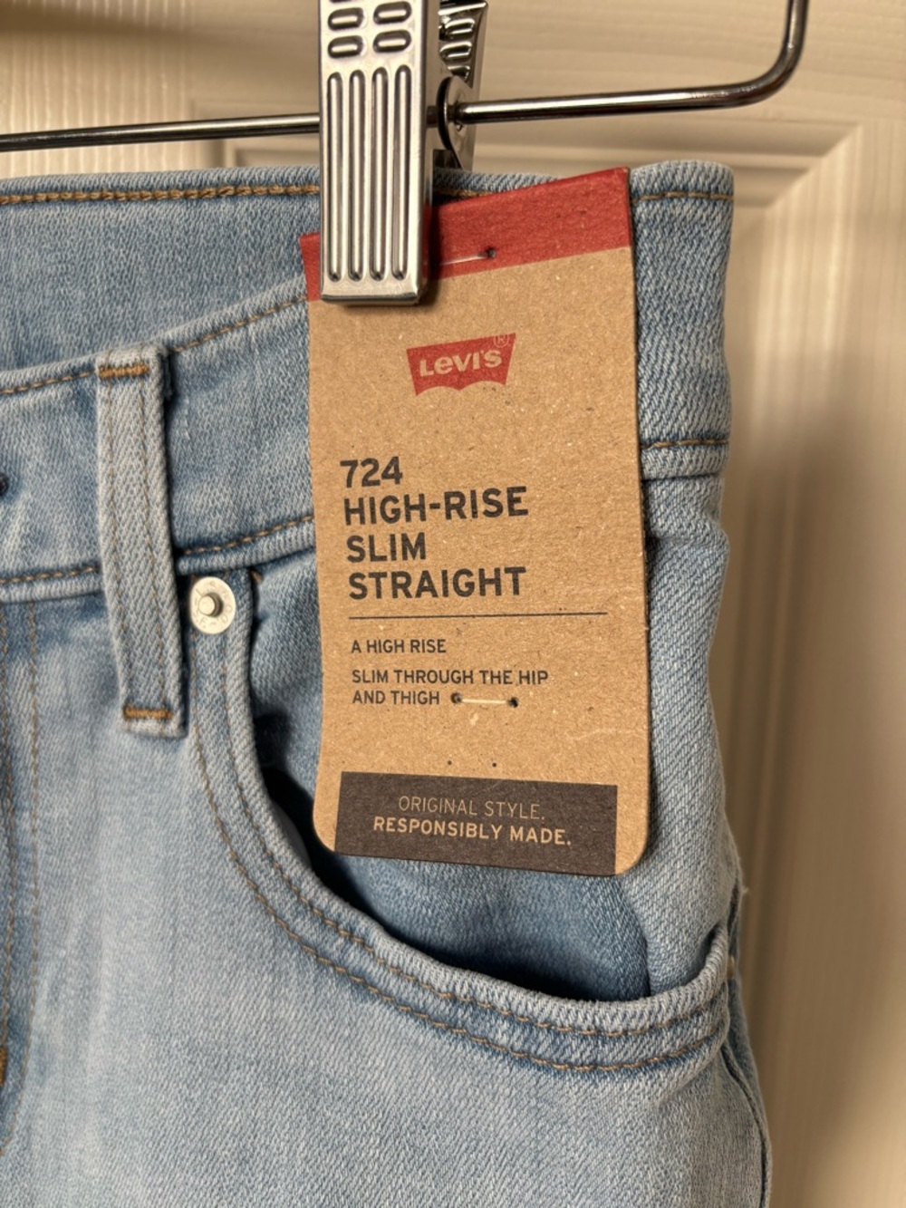 Levi's 724 High-Rise Slim Straight Jeans